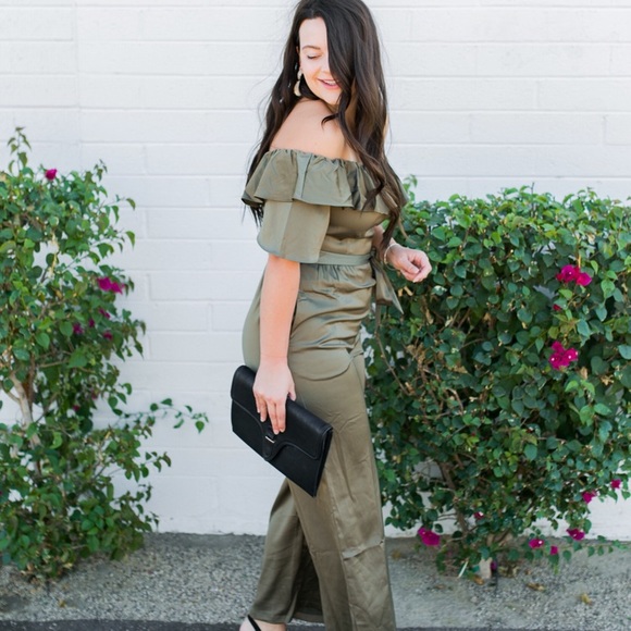 Everly olive jumpsuit - Picture 3 of 8